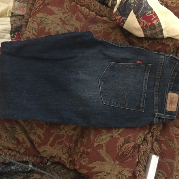 Clothes - Picture 4 of 10